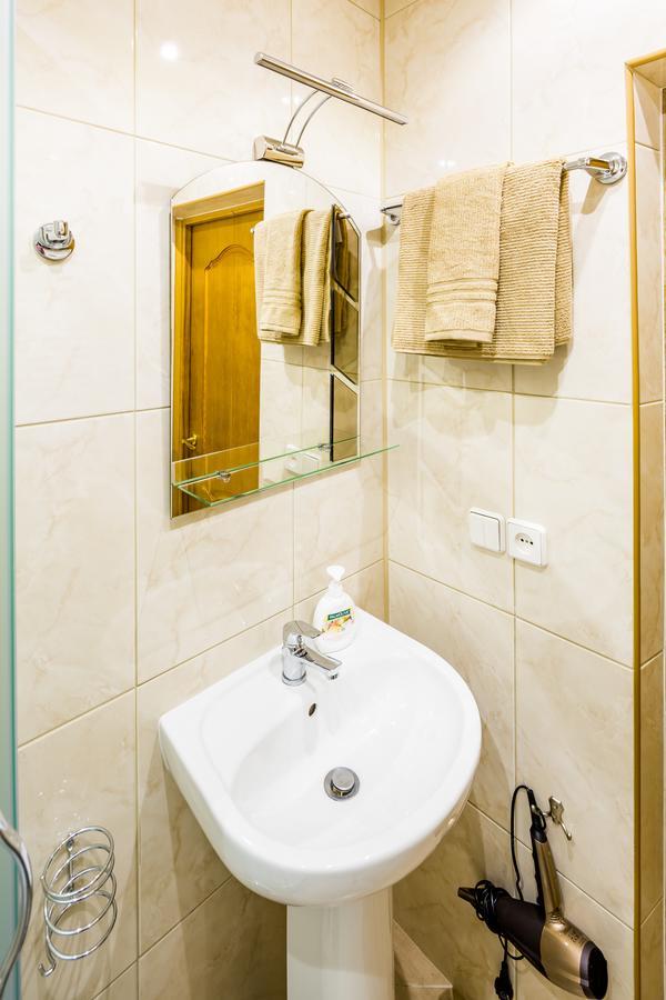 Апартаменти На Гнатюка 17 Lviv Exterior photo
